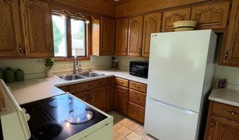305 Lakeview Dr, Algoma, WI 54201