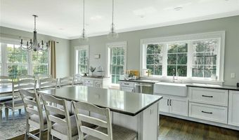 1 W Farm Rd, Smithfield, RI 02917