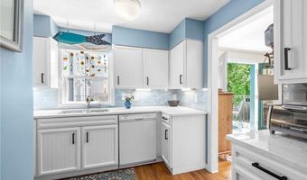 93 MILL St B, Newport, RI 02840