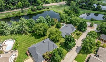 924 Forest Lake Ct, Ballwin, MO 63021