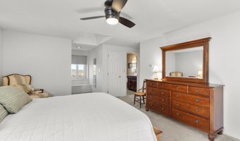 58 Lantern View Dr, Branford, CT 06405