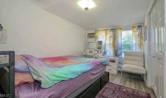 52 Riveredge Rd, Bayonne, NJ 07035