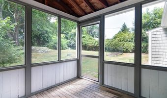 19 Waldron Ave, North Kingstown, RI 02852