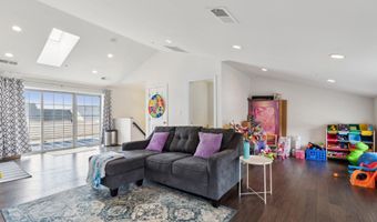 22613 NAUGATUCK Sq, Ashburn, VA 20148