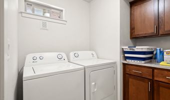 37 N Mountain Ave, Ashland, OR 97520