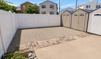 20 OAK St 2, Bayonne, NJ 07002