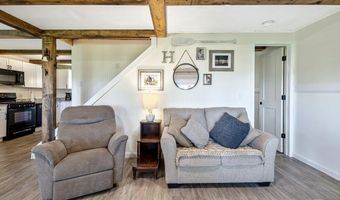81 Mud Pt S, Alburgh, VT 05440
