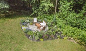 447 Farm Rd, Arlington, VT 05250
