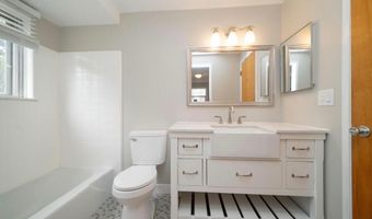 3212 Lockridge Dr, Ann Arbor, MI 48108