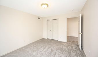 5521 Lohr Lake Dr, Ann Arbor, MI 48108