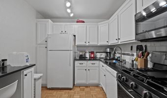 5101 RIVER Rd 813, Bethesda, MD 20816
