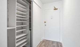 1300 ARMY NAVY Dr 124, Arlington, VA 22202