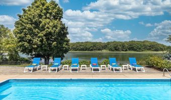 1040 Buttonwoods Ave, Warwick, RI 02886