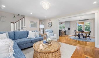 129 RUGGLES Ave, Newport, RI 02840
