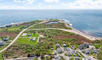 1 Offshore Rd 32, Narragansett, RI 02882