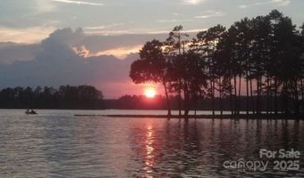 176 Mallard Dr, Badin Lake, NC 28127