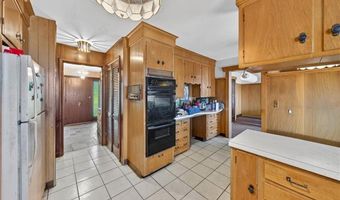 9 Orleans St, Johnston, RI 02919