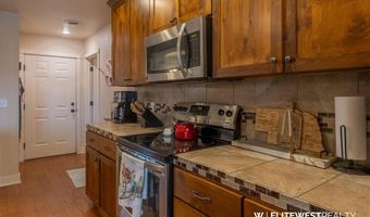 2953 E Ave, Cody, WY 82414