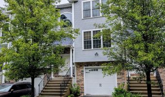 15 Old Oak Dr 15, Brookfield, CT 06804