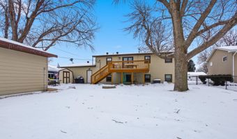 11 Linda Ln, Aberdeen, SD 57401