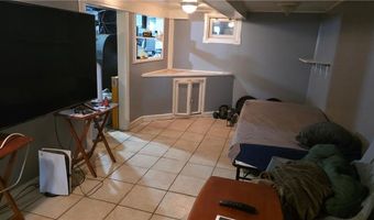 18 Glen St, East Providence, RI 02915