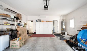 207 Farm Creek Dr E, Asheville, NC 28806