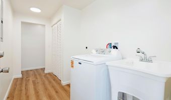 323 W Papa Ave, Kahului, HI 96732