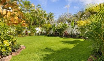 114 Kaelepulu Dr, Kailua, HI 96734