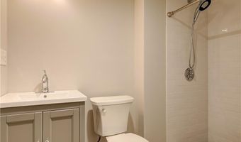 18 Sylvan Ter, Newport, RI 02840