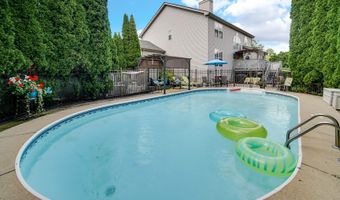 5 Lancaster Ct, Algonquin, IL 60102