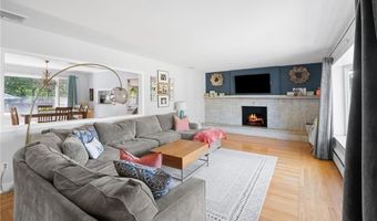30 Oak Grove Blvd, North Providence, RI 02911