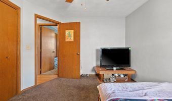 1742 E SYLVAN Ave, Appleton, WI 54915