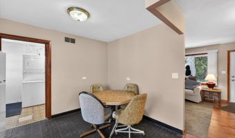 871 S Chatham Ave, Addison, IL 60101