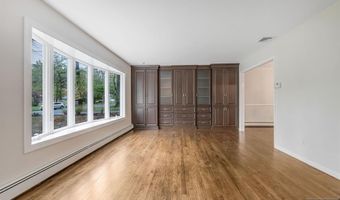 20 Dogwood Dr, Allendale, NJ 07401