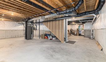 2853 Dillon Dr, Ann Arbor, MI 48105