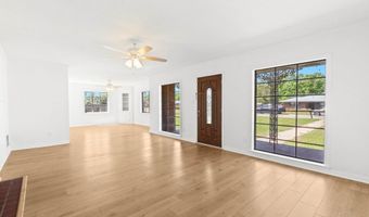 402 E Poplar St, Atmore, AL 36502