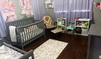 220 S Park Ave, Aurora, MO 65605