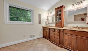 26 Buckboard Ln, Avon, CT 06001