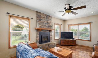 8404 Fossilsaurus Ln, Ash Grove, MO 65604