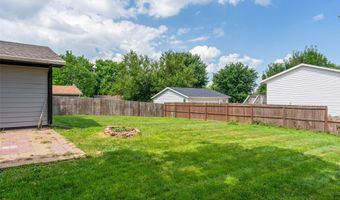 215 25th Ave SW, Altoona, IA 50009