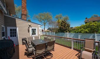 20 Bayview Rd, Amityville, NY 11701