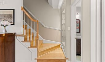 2302 SANFORD St, Alexandria, VA 22301