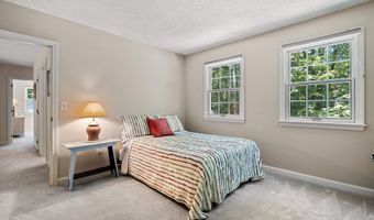 10 Buttonwood Rd, Bedford, NH 03110