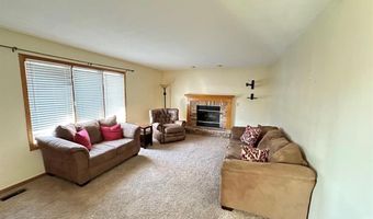 4111 Riverside Dr NE, Cedar Rapids, IA 52411