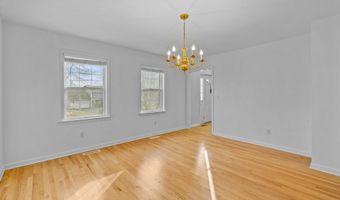 100 Pondview Ln, Bristol, CT 06010