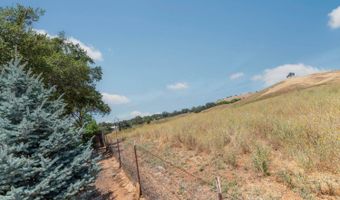 1070 Suzanne Dr, Angels Camp, CA 95222
