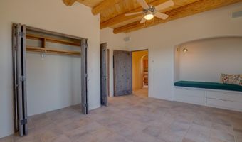 135 Los Rios Rd, Arroyo Hondo, NM 87513