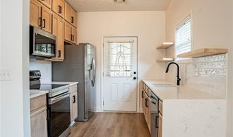 724 ELLIS St, Auburn, AL 36832