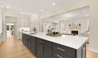10700 ALLOWAY Dr, Potomac, MD 20854