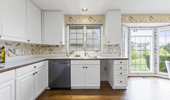 2766 Maitland Dr, Ann Arbor, MI 48105